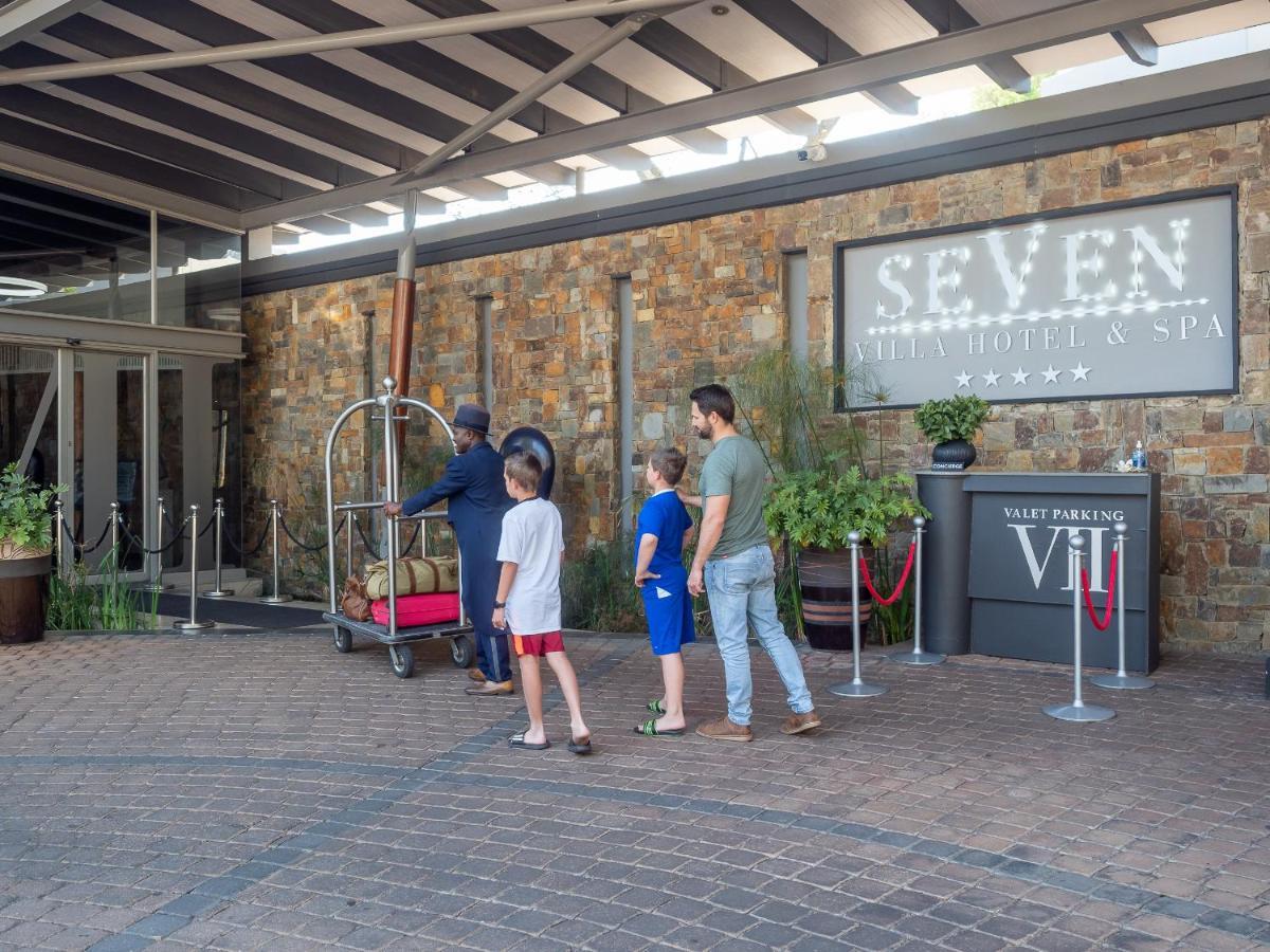 Seven Villa Hotel&Spa Johannesburg Esterno foto The entrance of the hotel