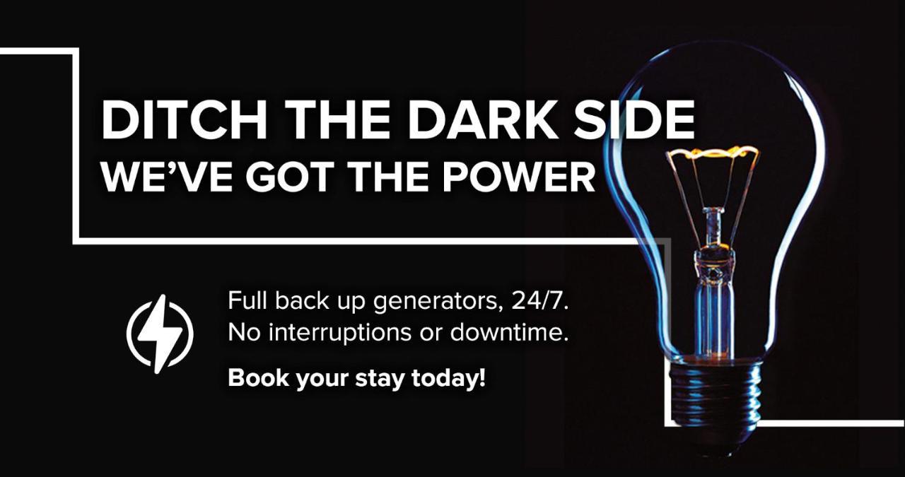 Seven Villa Hotel&Spa Johannesburg Esterno foto A full backup generator advertisement